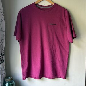 Patagonia logo mens t shirt size medium burgandy outdoors